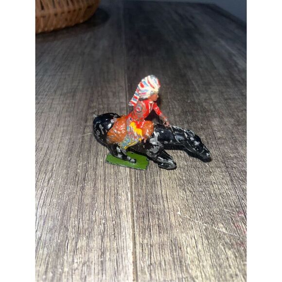 Britain's North American Indians Mounted with Weapons Cast Metal Set of 2 - Picture 6 of 8